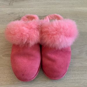 Ugg pink slippers shoes
